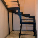Облицовка металлического каркаса лестницы 9